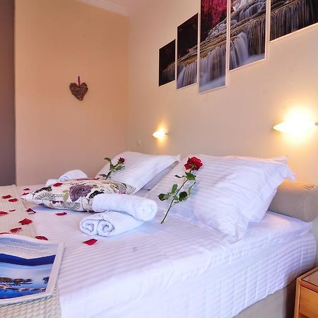 Rolandos Apartments อากิออส กอร์ดิออส ภายนอก รูปภาพ
