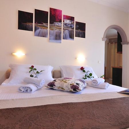 Rolandos Apartments อากิออส กอร์ดิออส ภายนอก รูปภาพ
