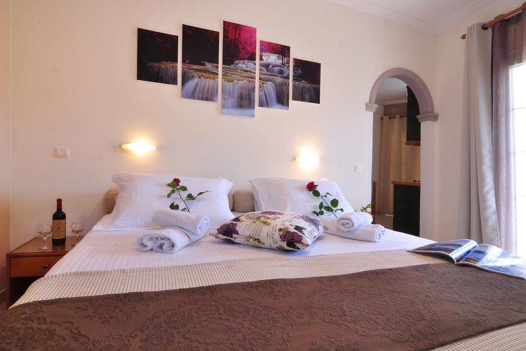 Rolandos Apartments อากิออส กอร์ดิออส ภายนอก รูปภาพ