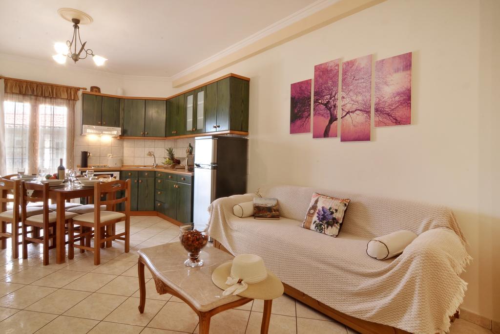 Rolandos Apartments อากิออส กอร์ดิออส ภายนอก รูปภาพ